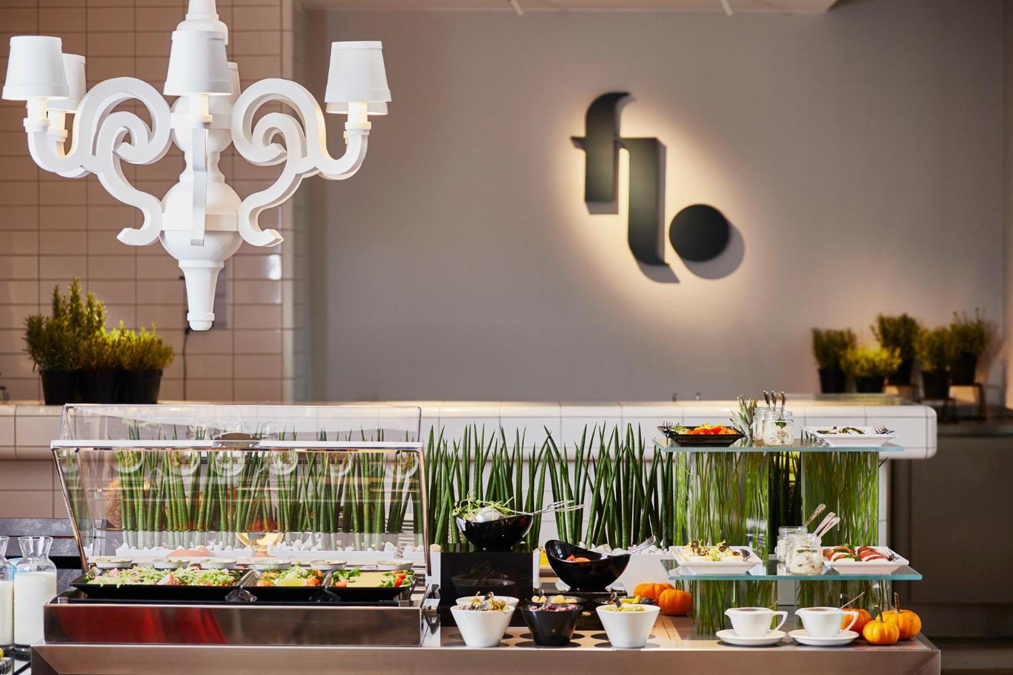 Hotel Indigo Warsaw Nowy Swiat By Ihg Екстериор снимка