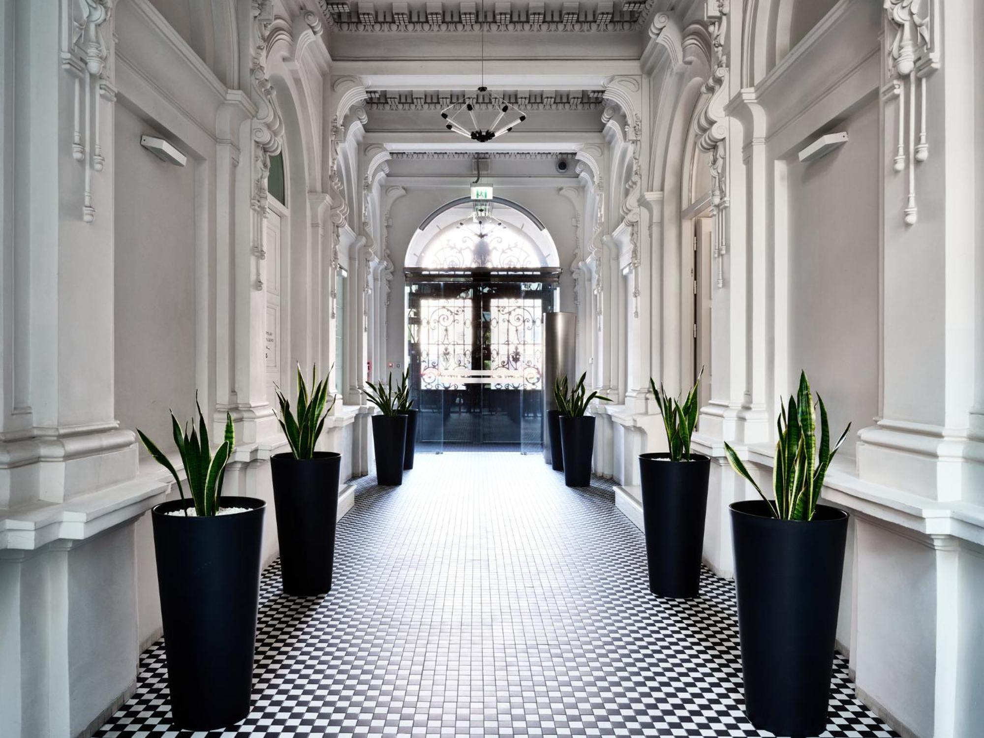 Hotel Indigo Warsaw Nowy Swiat By Ihg Екстериор снимка